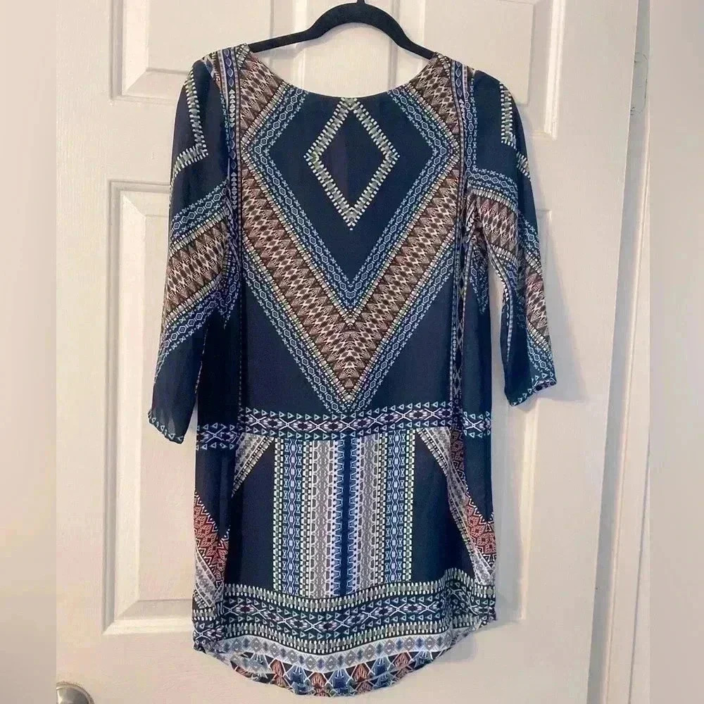 CITY Triangles Tribal Mini Shift Dress 3/4 Sleeve with Keyhole Button Size Small